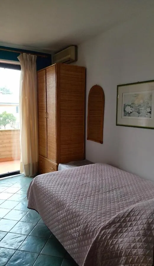 Albergo Il Biancospino Sirmione 2*,  Italy